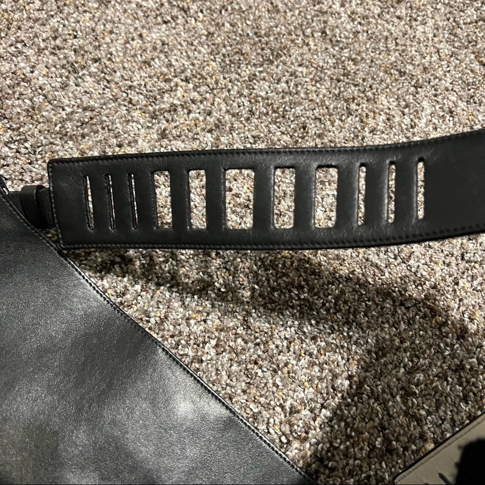 Vince Black Shoulder Bag - Picture 4 of 14